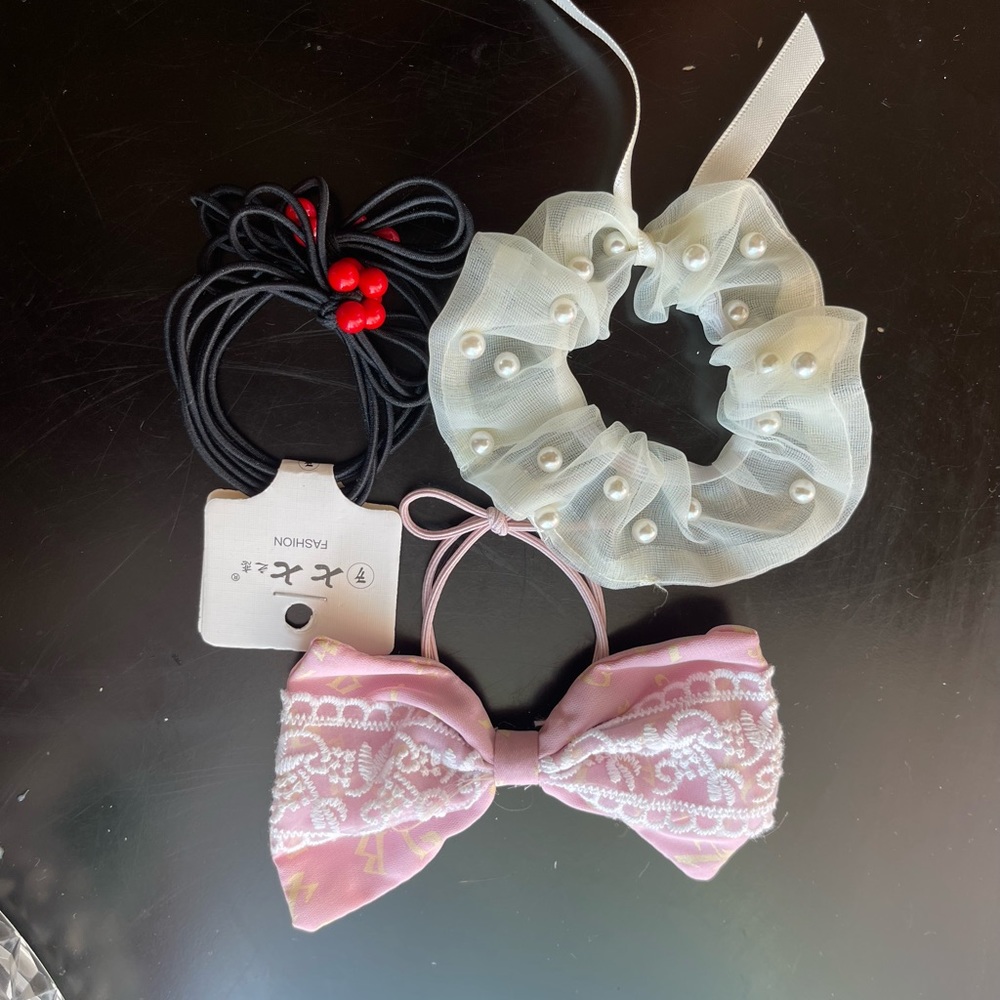 Hair tie